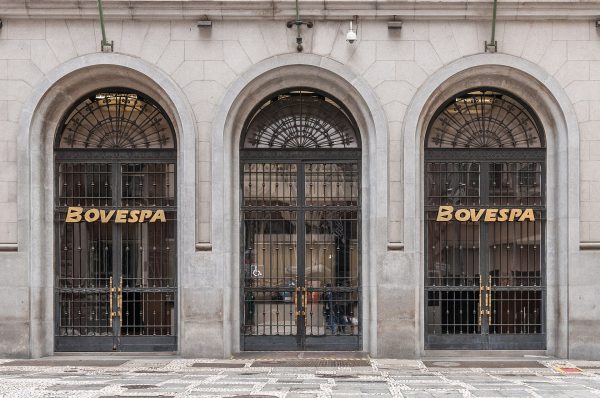 La bolsa de Brasil se desploma 13,9% y el real cae 8% tras la reelección de Lula